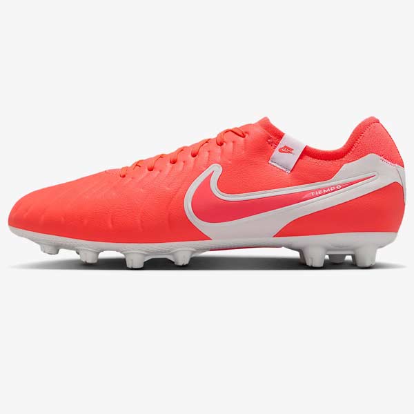 NIKE サッカー、フットサル スパイク シューズ（色：オレンジ系