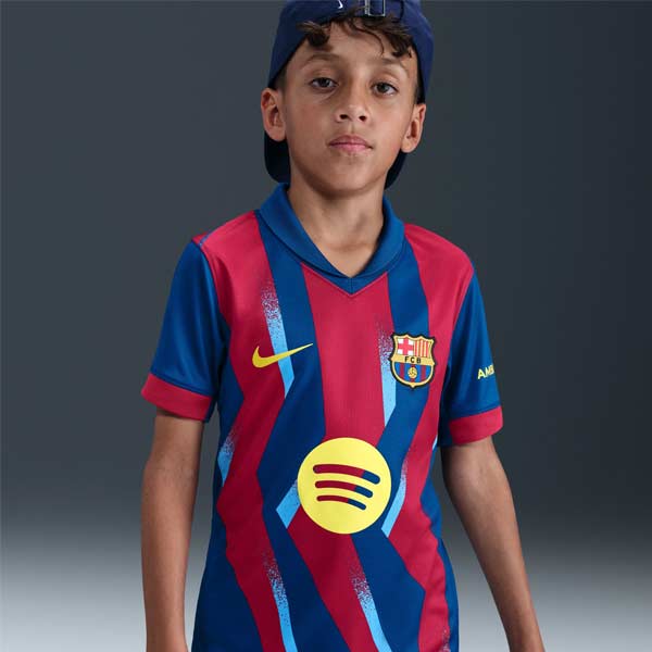 新品　ナイキ正規品　バルセロナ ユニフォーム　ジュニア キッズ 140 Sサイズ NIKE（ナイキ） ウェア サッカー ジュニア キッズ ユニフォーム FC