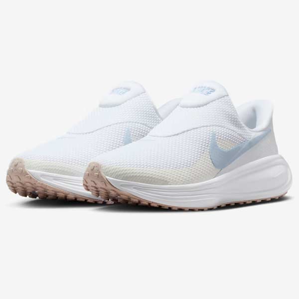 【新品・未使用品】ナイキ　スニーカー23.5cm NIKE（ナイキ） ランニング シューズ ウィメンズ レボリューション 8