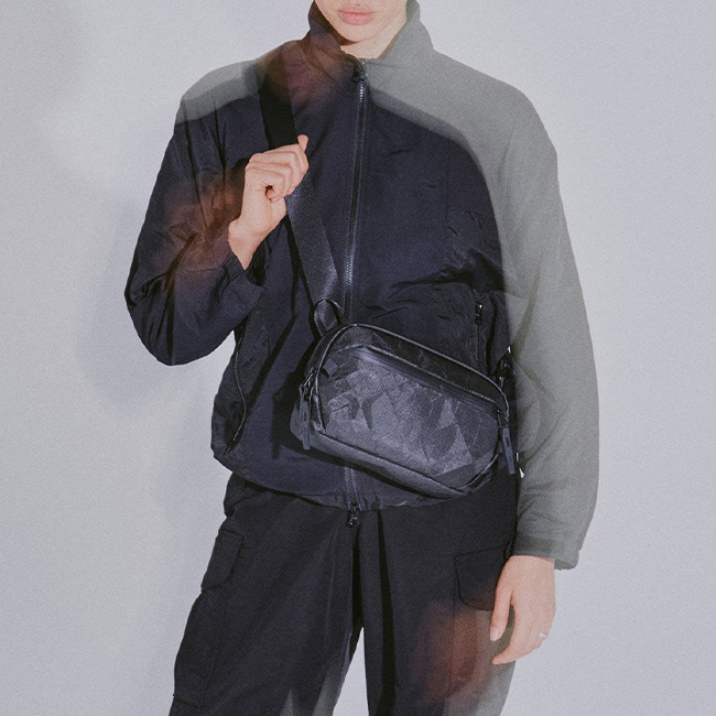 極上美品　AER スリングバッグ　ブラック ！ Travel Collection エアー Aer バッグ デイスリング ボディバッグ