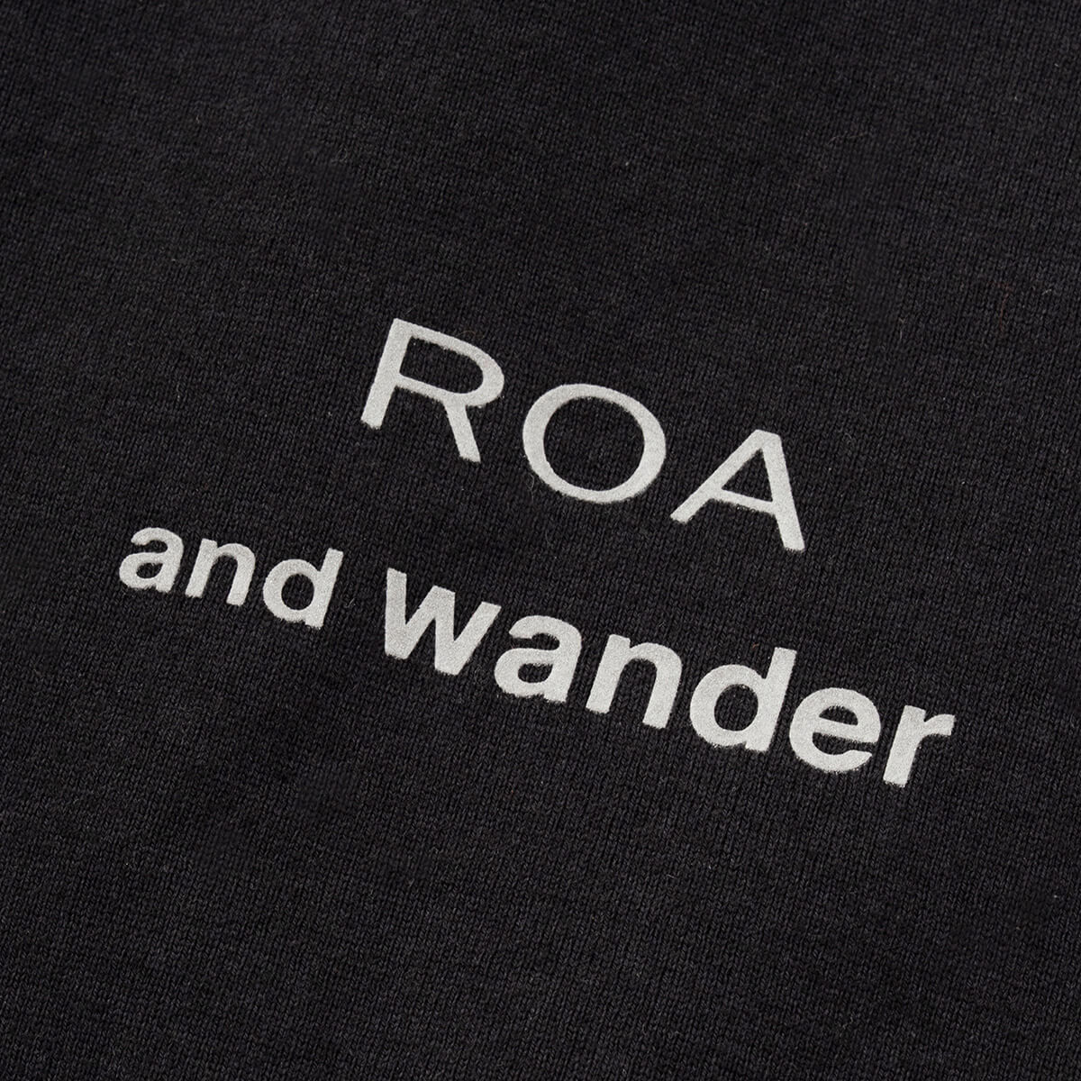 ROA × and wander ロア×アンドワンダー ロゴプリンテッドT 5746184517 
