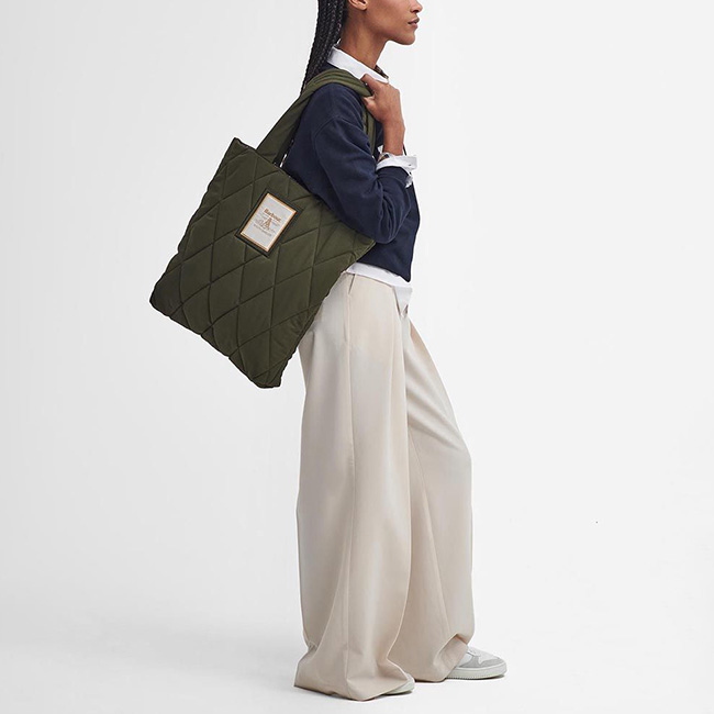 Barbour（バブアー） マライアキルテッドトートバッグ LBA0434 トート