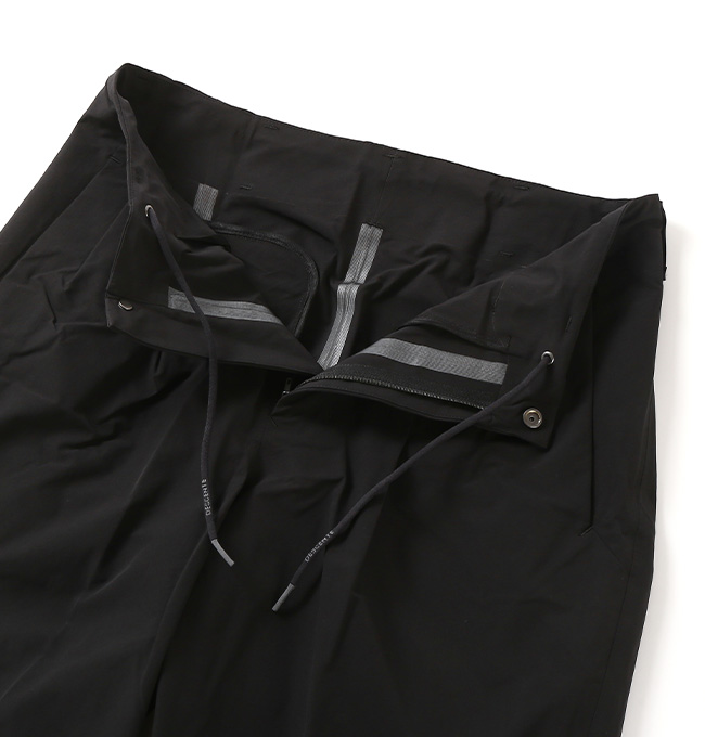 DESCENTE ALLTERRAIN デサントオルテライン テーパードパンツ