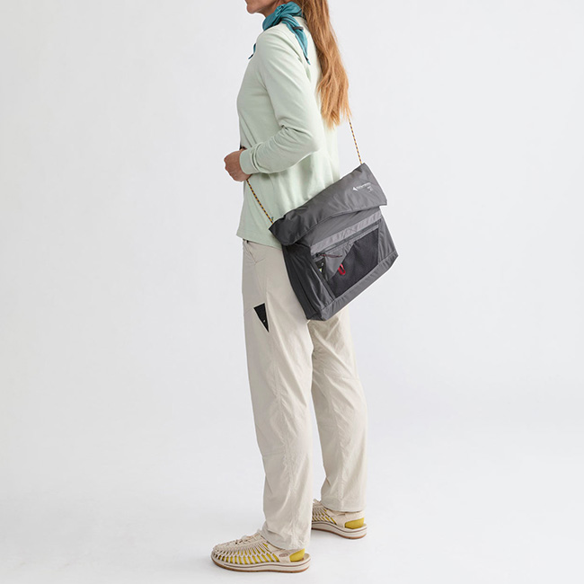 クレッタルムーセン GAUT メッセンジャーバッグ 8L Klattermusen クレッタルムーセン / Gaut Messenger Bag ガウト