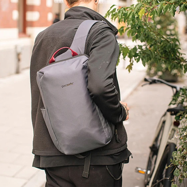 PacSafe（パックセーフ） メトロセーフコミューターパック 13