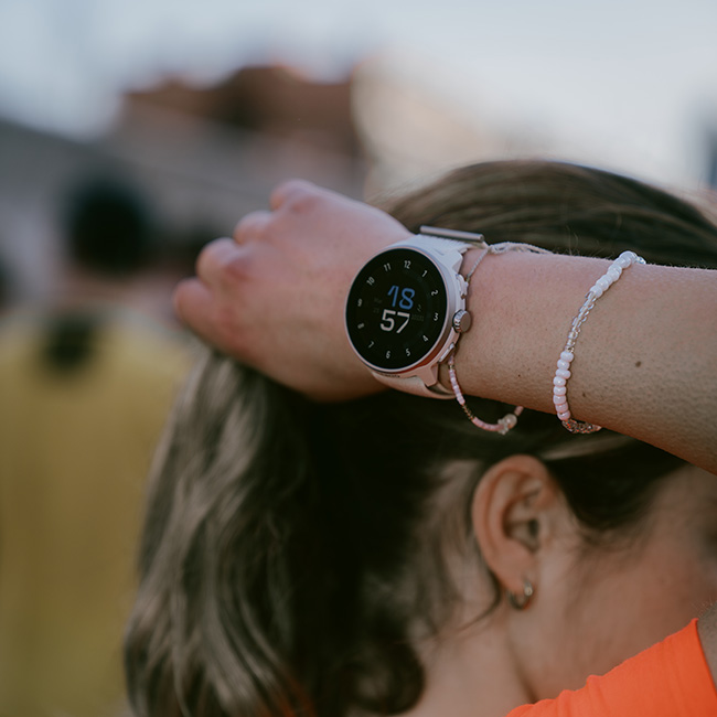 早い者勝ち！スント SUUNTO ☆ 腕時計 バイオレット SUUNTO スント ラン RUN 時計 腕時計 スマートウォッチ スポーツ