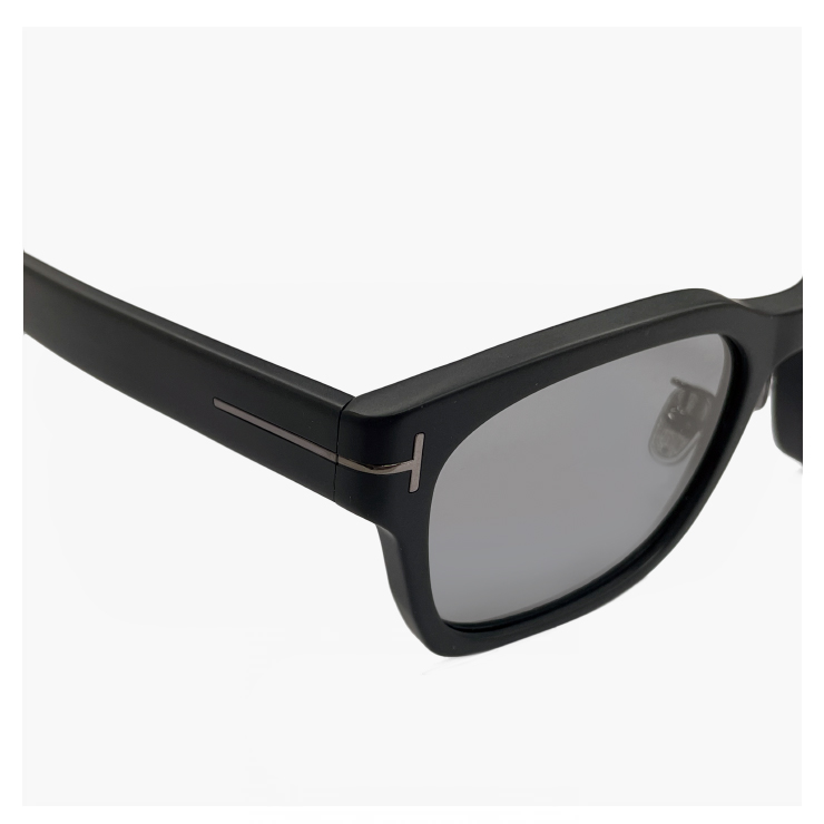 TOM FORD TF832-N ブラック サングラス ケース付き　新品未使用 トムフォード TF832 サングラス 付属品多数 証明書付き ケース