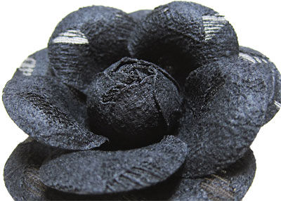 定形外郵便可 日本製 フロッキーレースのカメリアコサージュ ディムグレー 53606 |  | 02