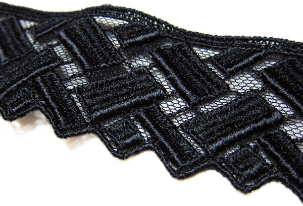 10cm単位販売 ゆうパケット可 巾約3.8cm 幾何学模様の高級チュールレース 黒 TB37 |  | 03