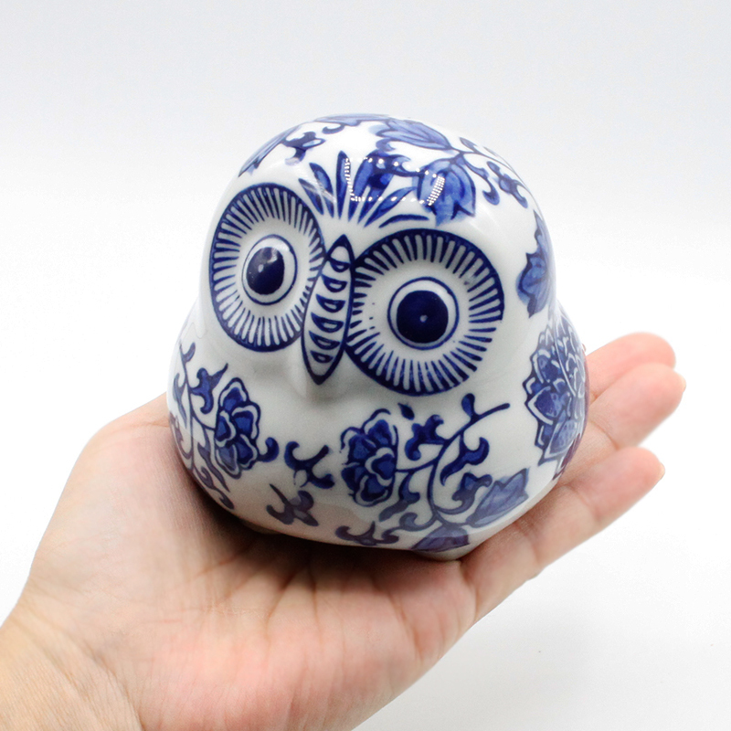 ①縁起物として人気のふくろうの藍色陶器製の貯金箱 Amazon.co.jp: ①縁起物として ふくろうの藍色陶器製の貯金箱