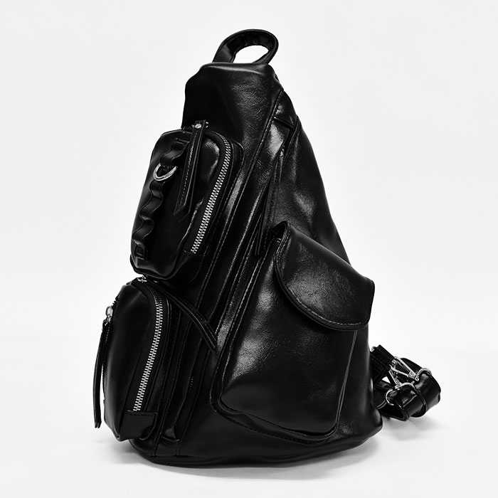美品✨ラトゥールエッフェル　2wayボディバッグ　リュック　シボ革　レザー　黒 2way リュック ミニリュック ボディバッグ フェイクレザー 2WAY ワン