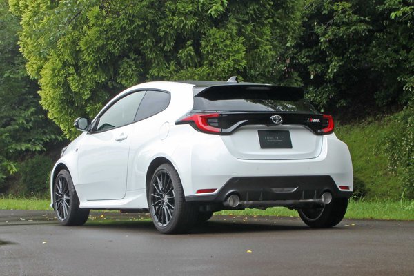 納品先限定 FUJITSUBO フジツボ A-R マフラー MXPA12 GRヤリス 1.5 2WD CVT (YARiS) R2.9〜 550-21235の画像