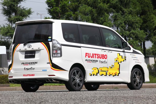 納品先限定 FUJITSUBO フジツボ A-R マフラー ZRR70W ヴォクシー Z 2WD H19.6〜H22.3 550-27433の画像