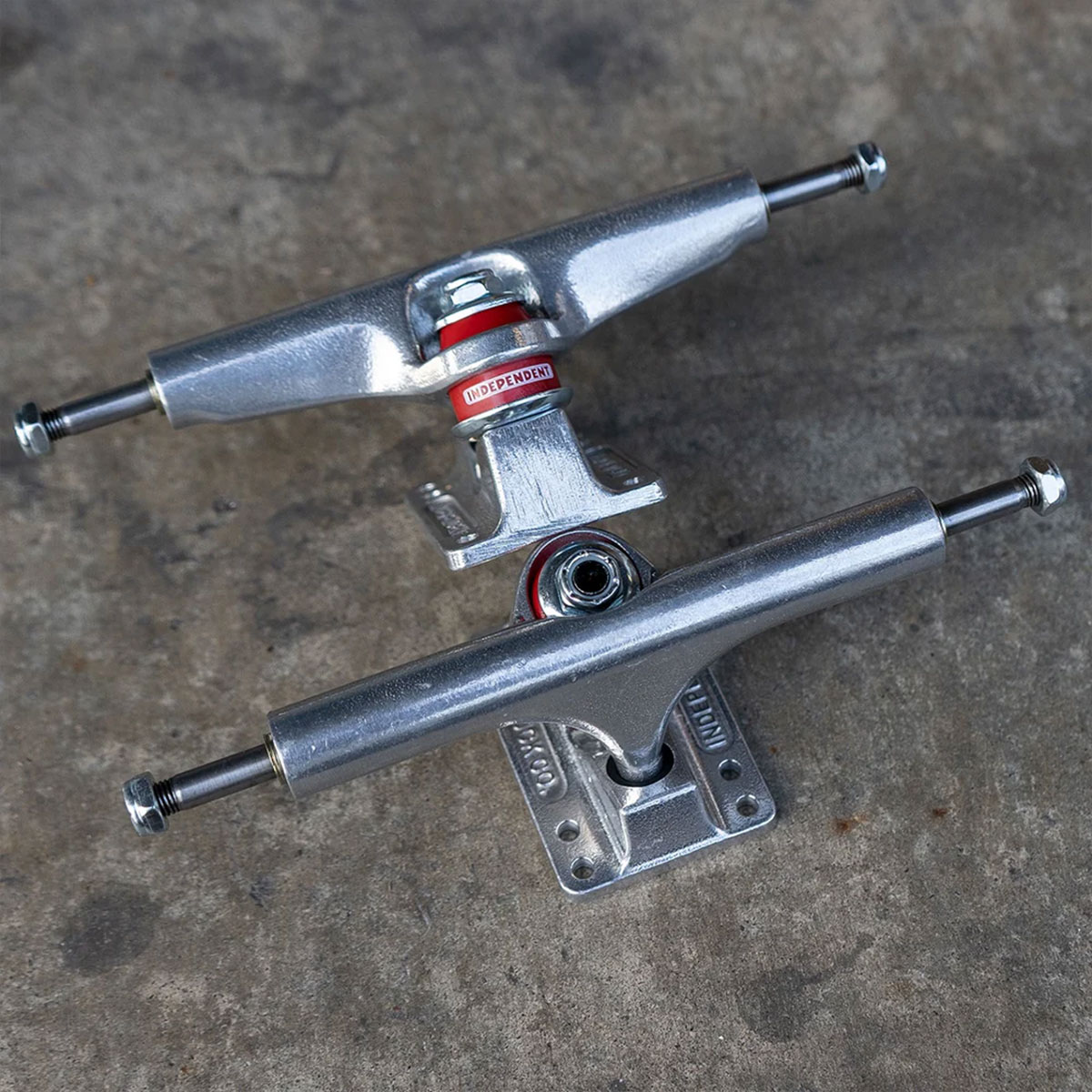 INDEPENDENT TRUCK COMPNY インディペンデント スケートボード
