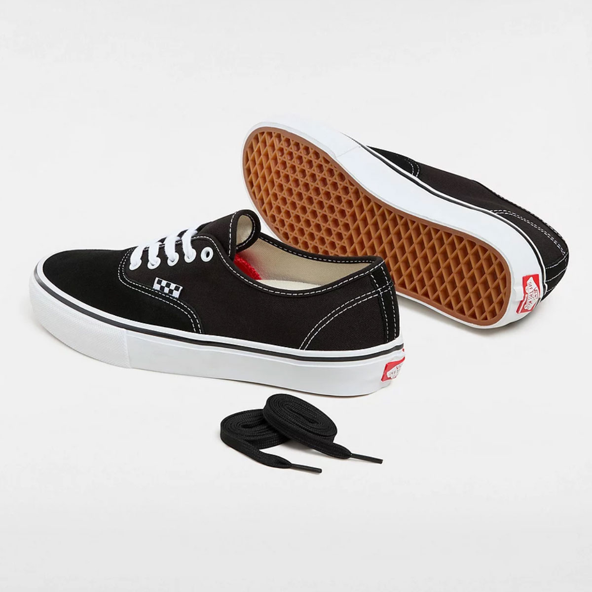 VANS SKATE AUTHENTIC ブラック ホワイト スケートシューズ サイドビュー