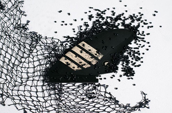 新品未使用　futures 　アルファFK2ツインキールフィン FUTUREFINS フューチャーフィン アルファ カーボンファイバー ツイン