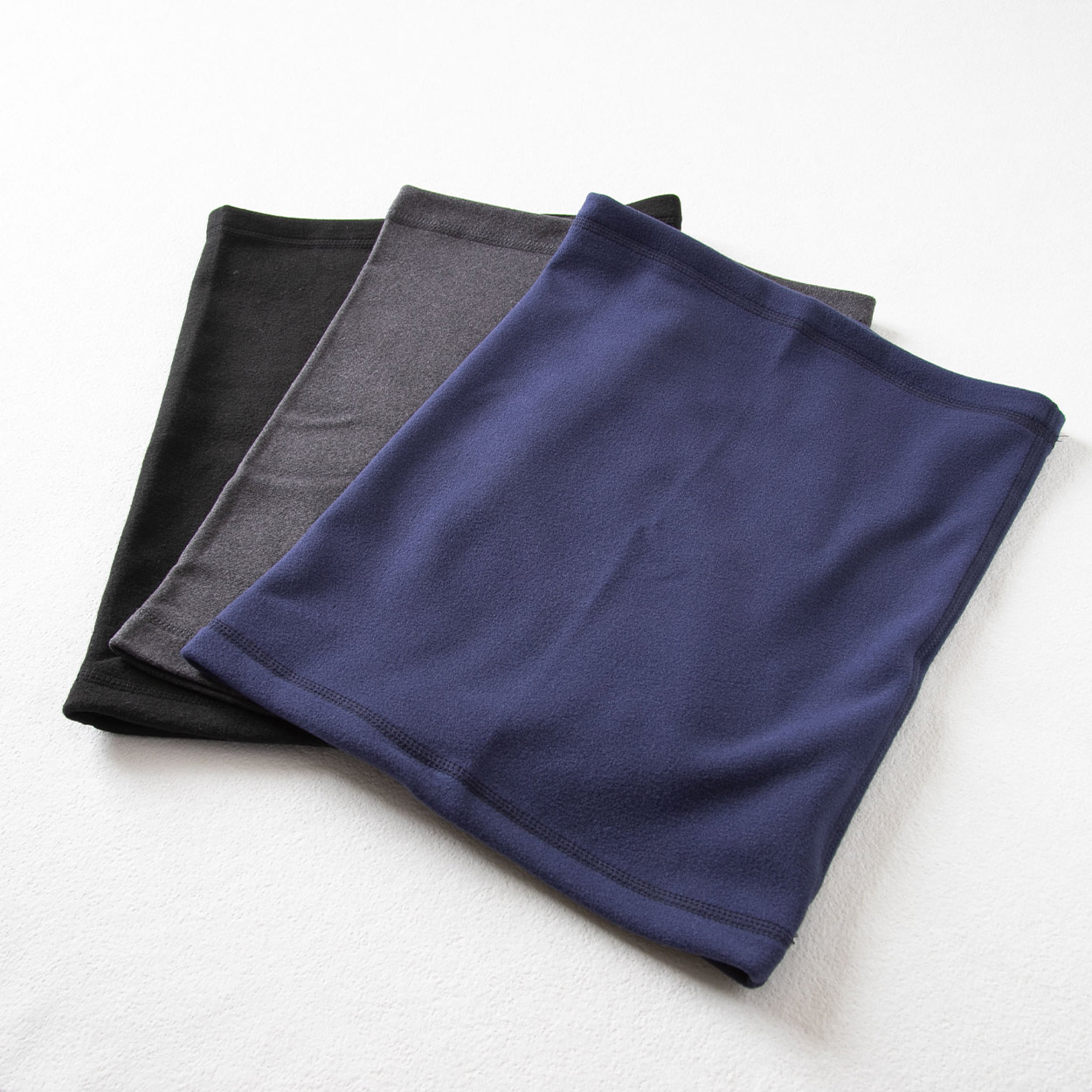 ネックウォーマー 無地 伸縮性 伸びる スポーツ オフィス 学生 制服 作業用 仕事中 部活 テニス サッカー 野球 バスケ バイク 原付 登山 山登り 黒 フリーサイズ