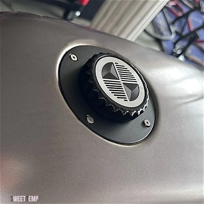 互換品 BMW K100 K100LT K100RS K100RT K 100 K75 K1 CNC アルミ燃料タンクガスキャップカバー回転オープンすぐ