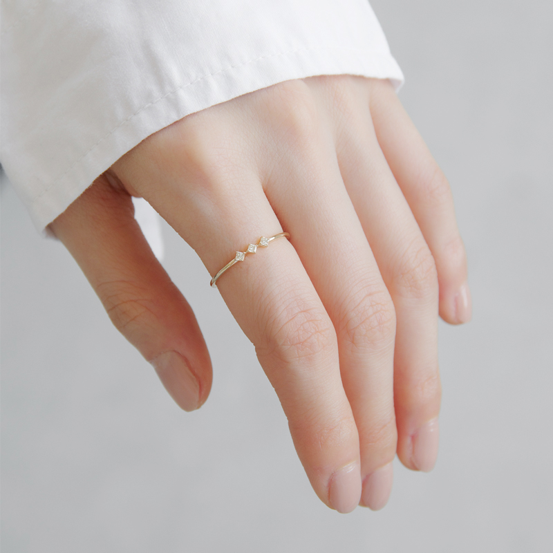OUCA ダイヤモンド リング 指輪 プリンセスカット 18金 10金 K18 K10 細い 重ね付け 女性 レディース 誕生日 プレゼント 金属アレルギー 対応 ピンクゴールドの画像