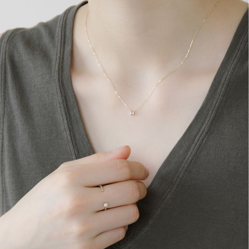 OUCA ダイヤモンド リング 指輪 プリンセスカット フォークリング 18金 10金 K18 K10 女性 レディース 誕生日 プレゼント 金属アレルギー 対応 ピンクゴールドの画像
