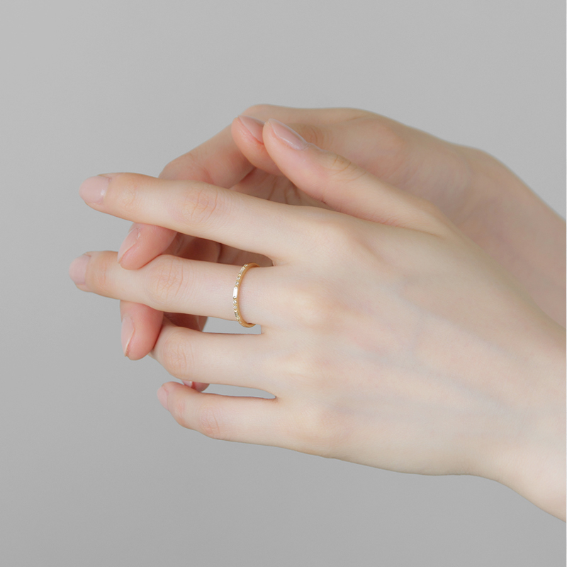 OUCA ダイヤモンド リング 指輪 バゲットカット 18金 10金 K18 K10 細い 重ね付け 女性 レディース 誕生日 プレゼント 金属アレルギー 対応 ピンクゴールドの画像