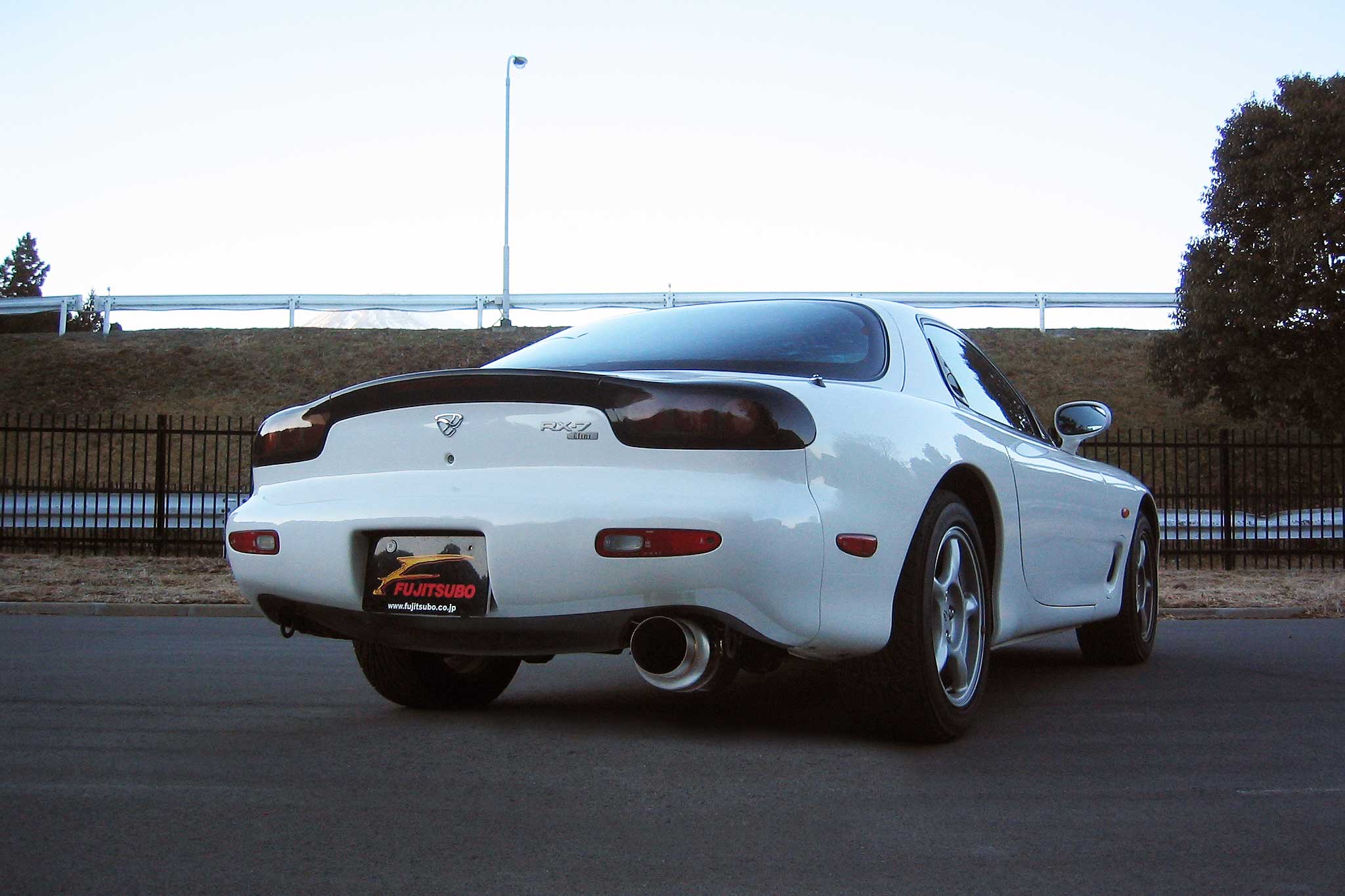 FD3S RX-7 |FUJITSUBO 藤壺技研工業株式会社 | 自動車マフラー・エキマニ パーツメーカー