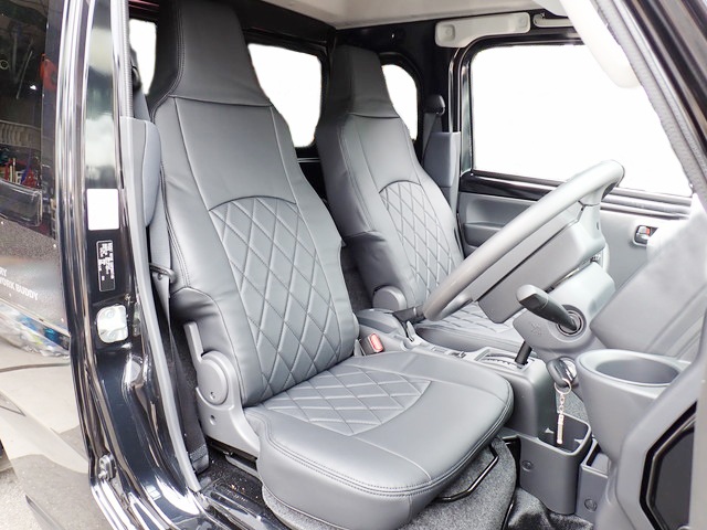 Clazzio シートカバー 働くクルマ ストロングレザー キルトタイプ 1列シート車 ブラック×ブラックステッチ スーパーグレート EB-4047-01 | Clazzio | 03