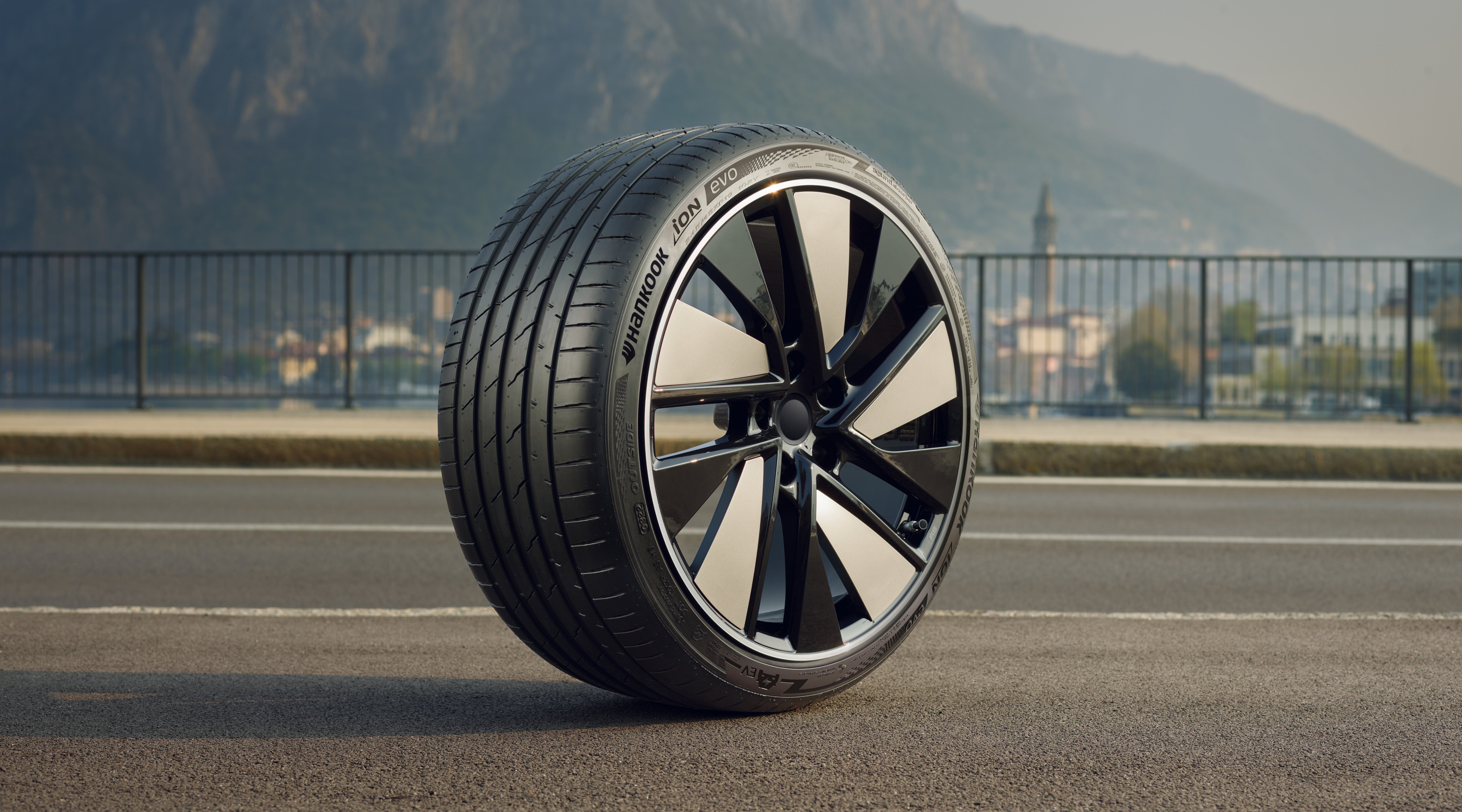 ハンコック（HANKOOK） ION evo R 225/40R18 92Y XL 1本 イオンエボ