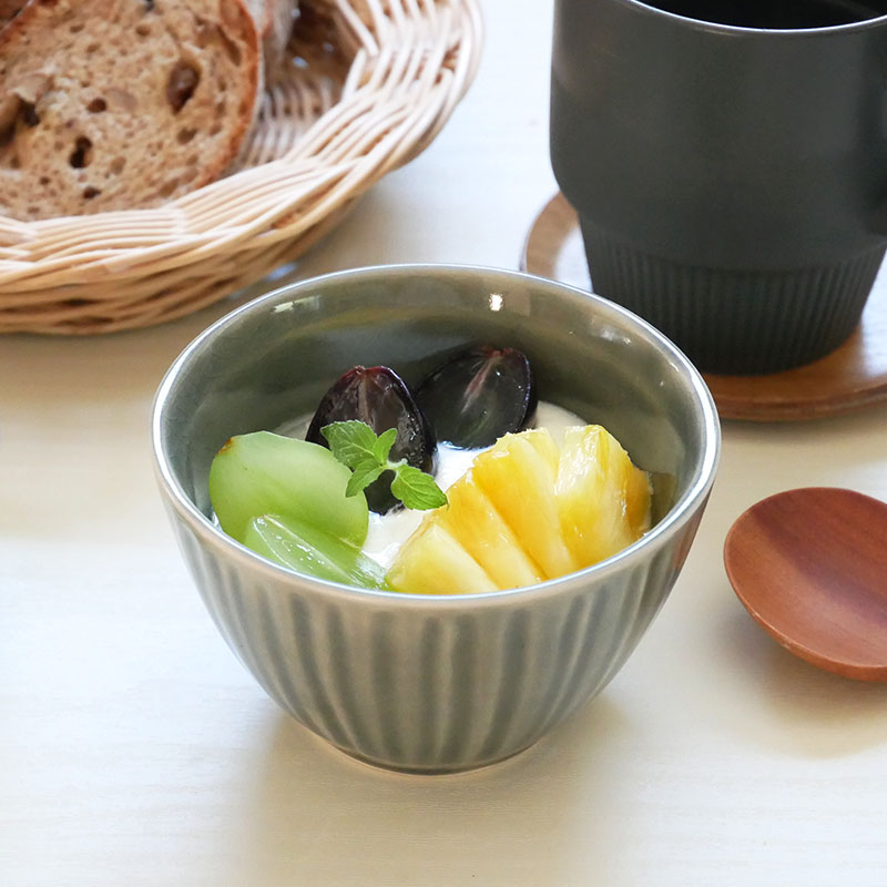 たたき深小皿 10cm 日々にちにち プレート お皿 皿 食器 小皿 醤油皿 薬味皿 珍味皿 フルーツ皿 菓子皿 小さい皿