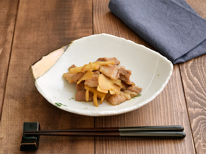 和食器　変形菱型　金彩