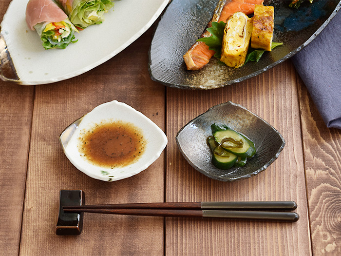 和食器　変形菱型　金彩おりべ