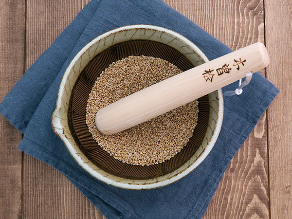 （セット）陶芸作家の5寸片口すり鉢（泥くし彫り）すりこぎ