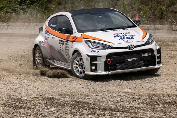 WEDS（ウェッズ） ウェッズスポーツ TC105Xグラベル プリウス 50系 15