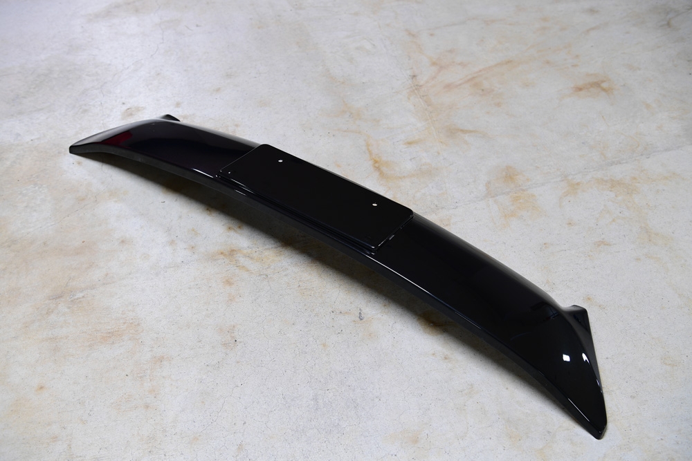 ノブレッセ ヤリスクロス用エアロパーツ フロントバンパーガーニッシュ 新品未使用 NOBLESSE ヤリスクロス フロントバンパーガーニッシュ