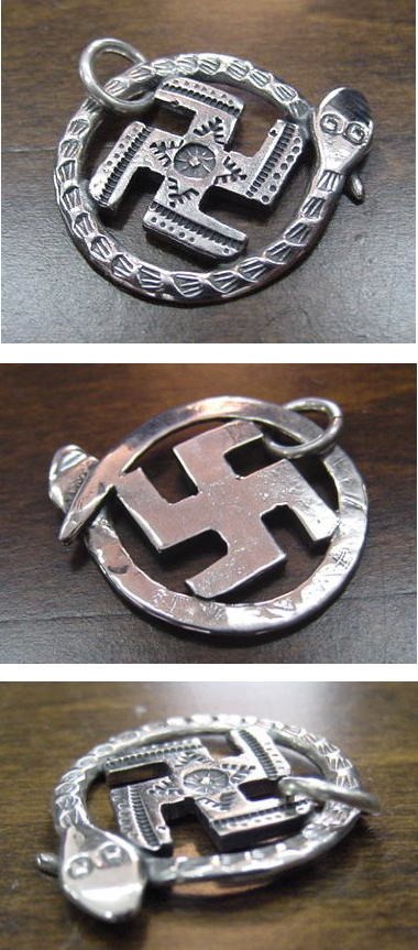 【廃番品】LARRY SMITH スワスティカ ピンズ 廃番品】Larry smith 最初期 スワスティカ ピンズ