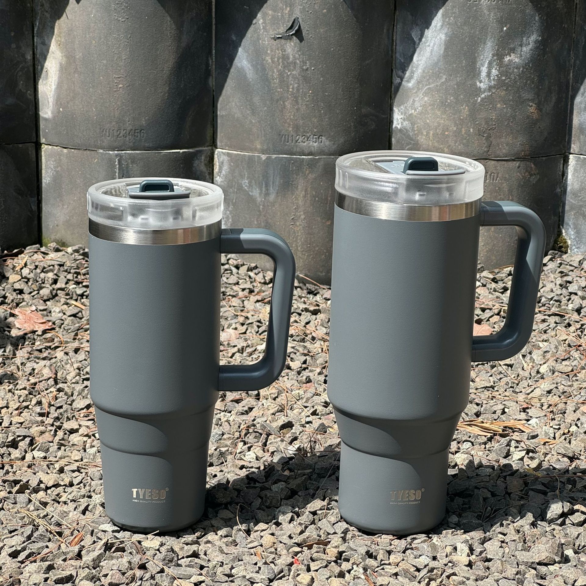 TYESO タンブラー ストロー付き 蓋付き 保温 保冷 大容量 ステンレス 二重構造 真空断熱 保温 保冷 おしゃれ 900ml 1200ml 結露しない コーヒータンブラー |  | 15