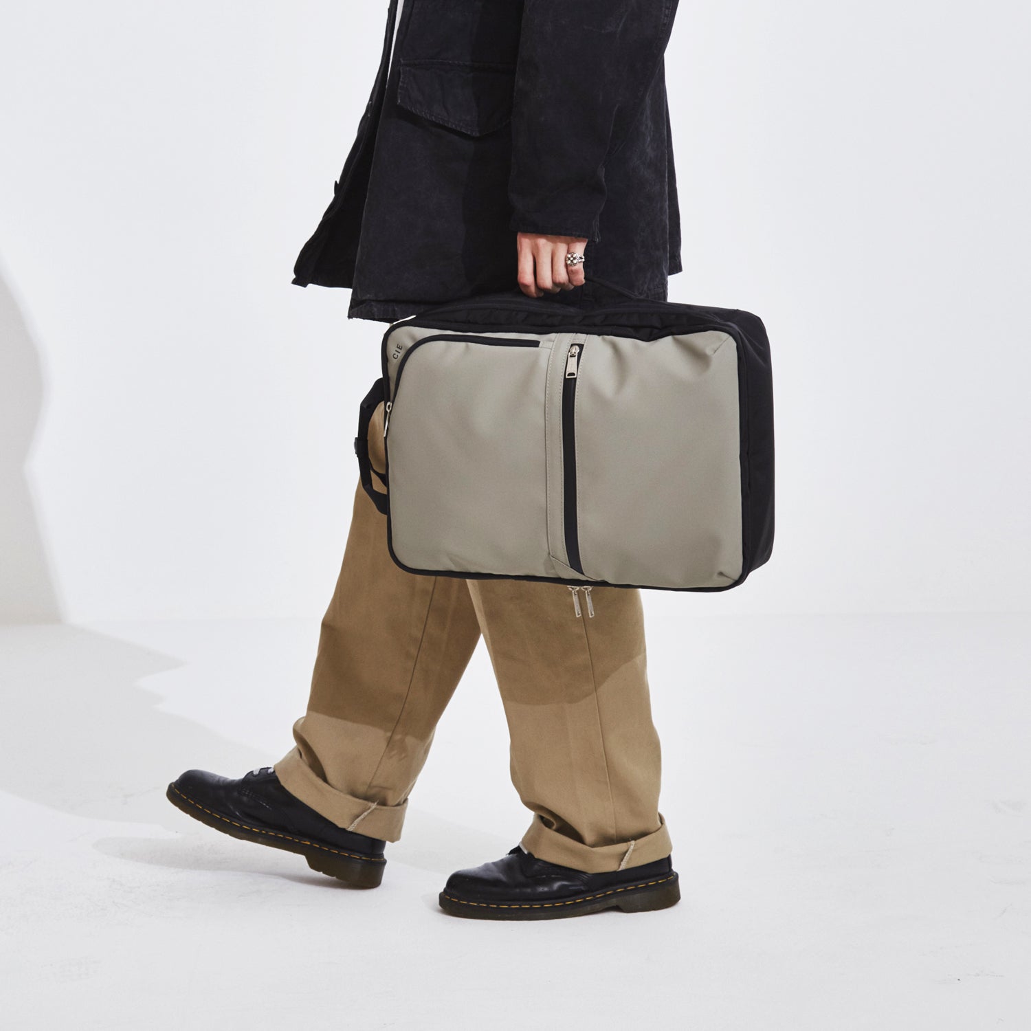 シー Ｗプレゼント付 CIE シー VARIOUS 2WAY バックパック 021804の画像