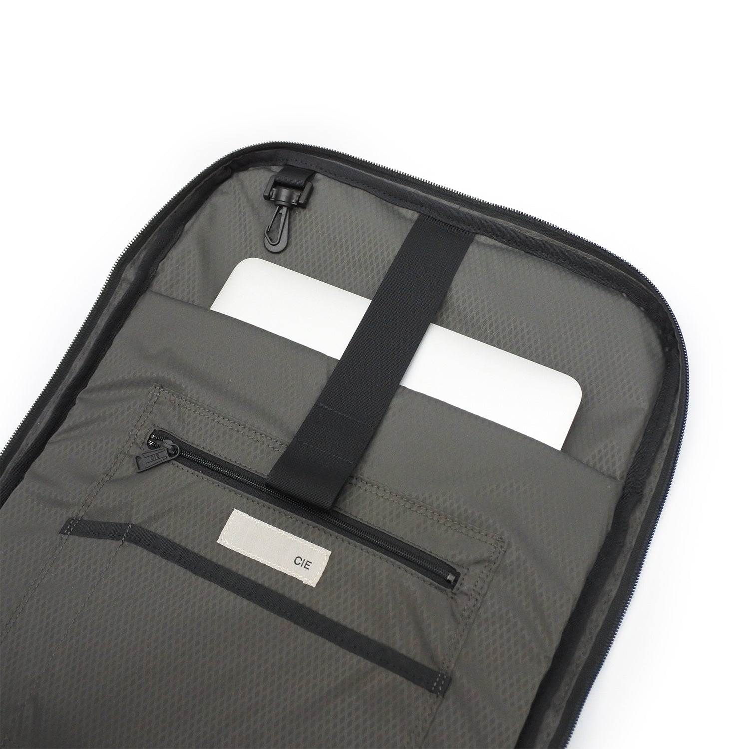 シー 3プレゼント付 CIE シー GRID3 2WAY バックパック（L） 032059の画像