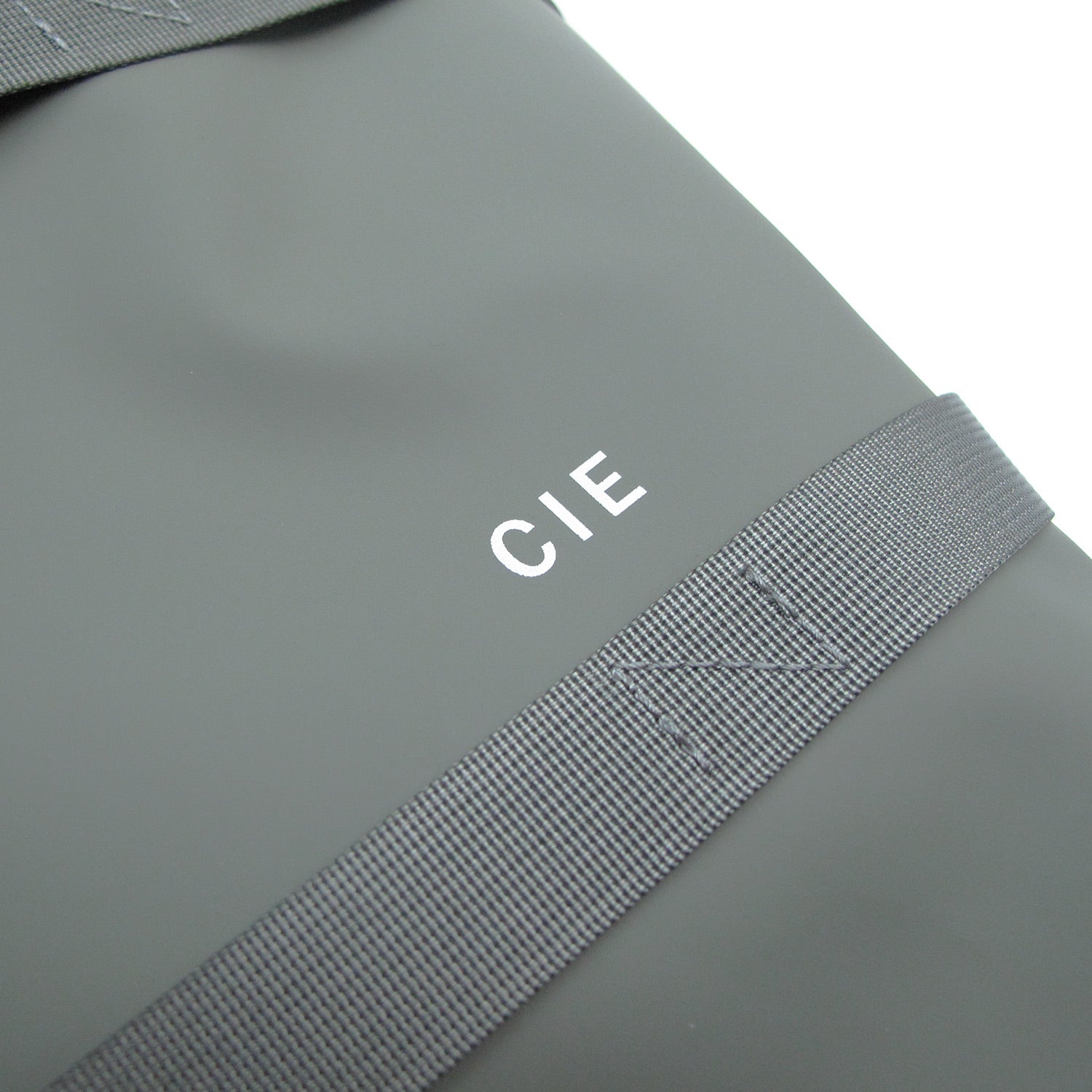シー 3プレゼント付 CIE シー GRID3 2WAY バックパック（L） 032059の画像