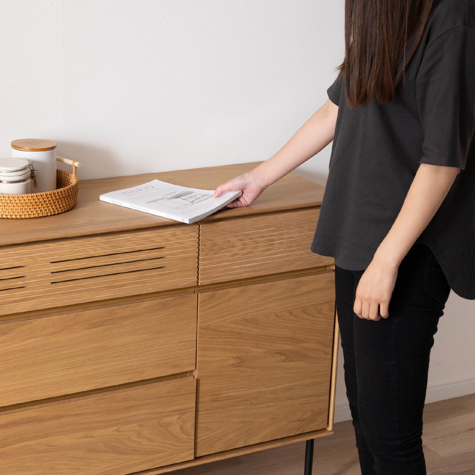 サイドボード キャビネット 幅 150 cm リビングボード リビング 収納 木製 脚付き アイアン 収納家具 収納棚 リビング収納 150cm 幅 ベージュ ブラウン スチール | シギヤマ家具工業 | 17