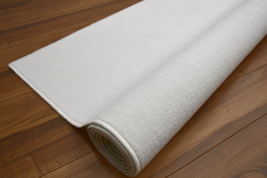 カーペット 10畳 黒 ブラック 白 ホワイト 絨毯 日本製 丸巻き 抗菌