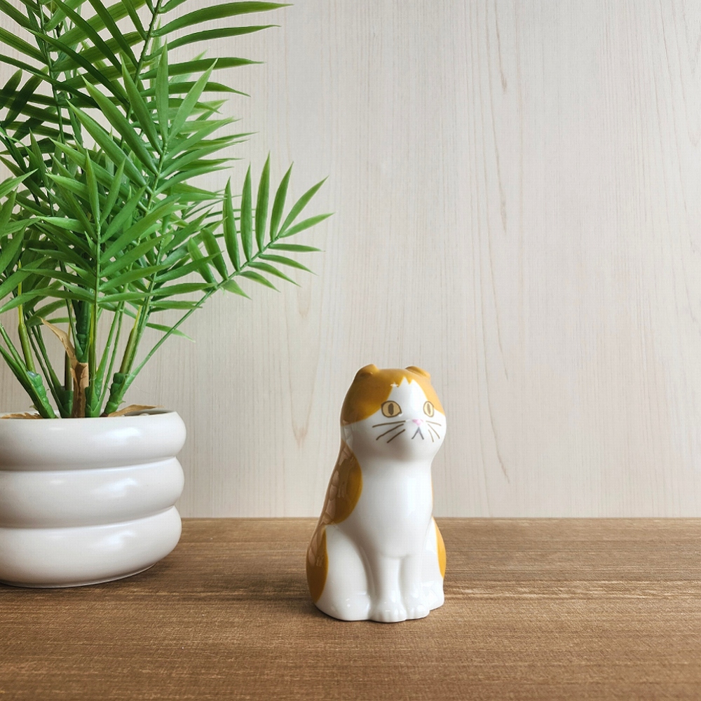 黒猫ハチワレ　水注　ハンドペイント　黒猫コレクション ビンテージ 1890円 猫雑貨 花瓶 花立て ペン立て 小物入れ 猫グッズ 置物 置き物