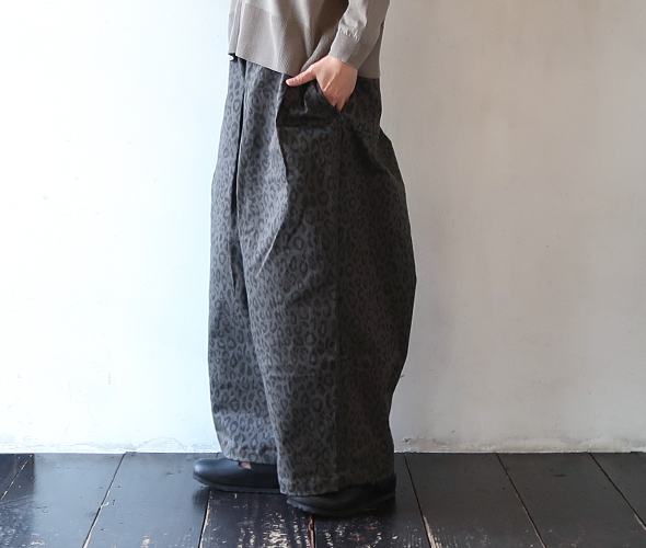 Yarmo（ヤーモ） パンツ レディース Work Pants - GREY ワークパンツ