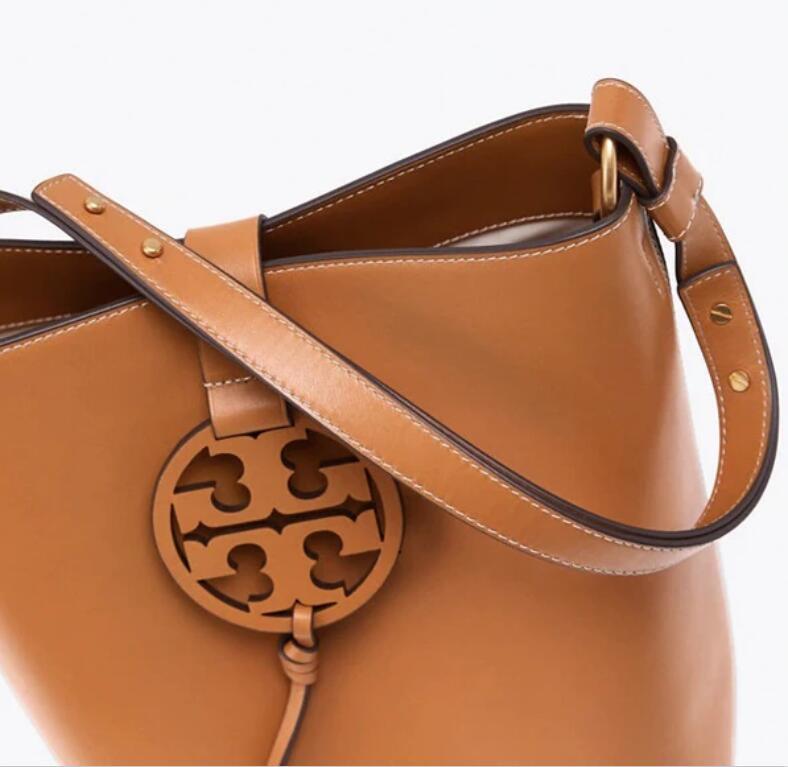 トリーバーチ ショルダーバッグ Tory Burch ミラー ホーボーバッグ レザー 2WAY プレゼント 誕生日 贈り物 新春 レディース 【66%OFF!】 セール 49013 バッグ トリーバーチ ショルダーバッグ Tory Burch ミラー ホーボーバッグ レザー 2WAY プレゼント 誕生日 贈り物 新春 レディース 【66%OFF!】 セール 49013 バッグ