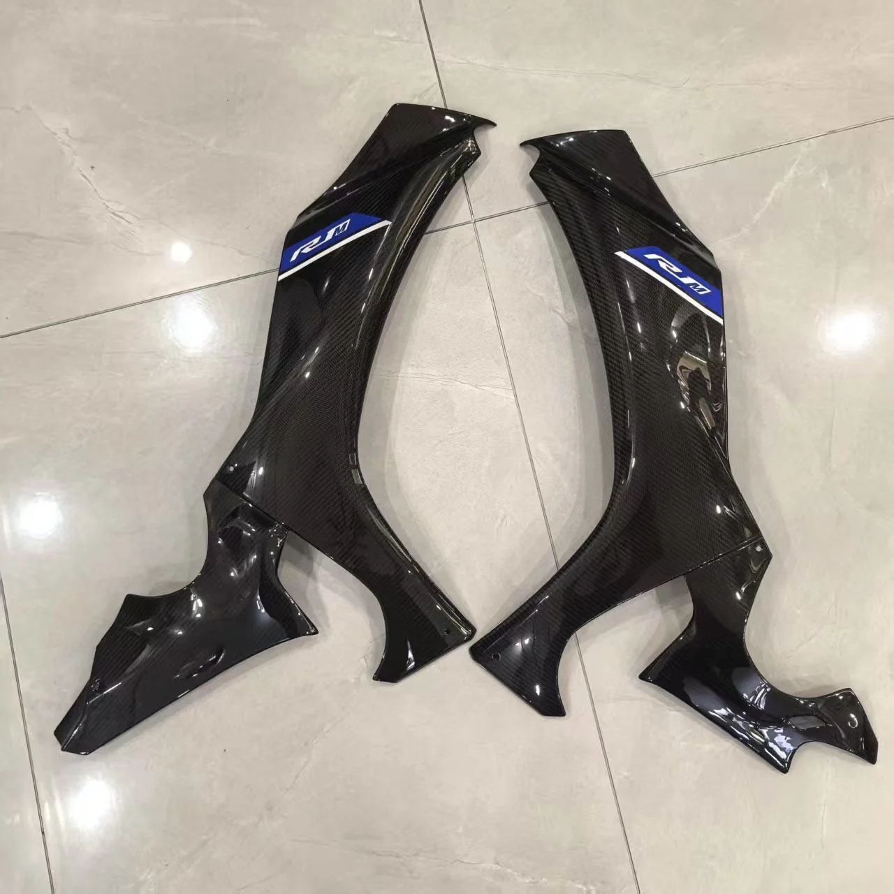 【並行輸入品】ヤマハ YZF-R1 R1 R1M 2020 2021 2022 2023 2024 2025 カーボンアクセサリー ウィングレットパーツ フェアリング フェンダー パネル カバーキットの画像