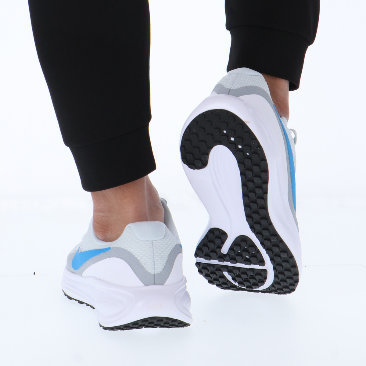 NIKE（ナイキ） ランニングシューズ メンズ レボリューション 8