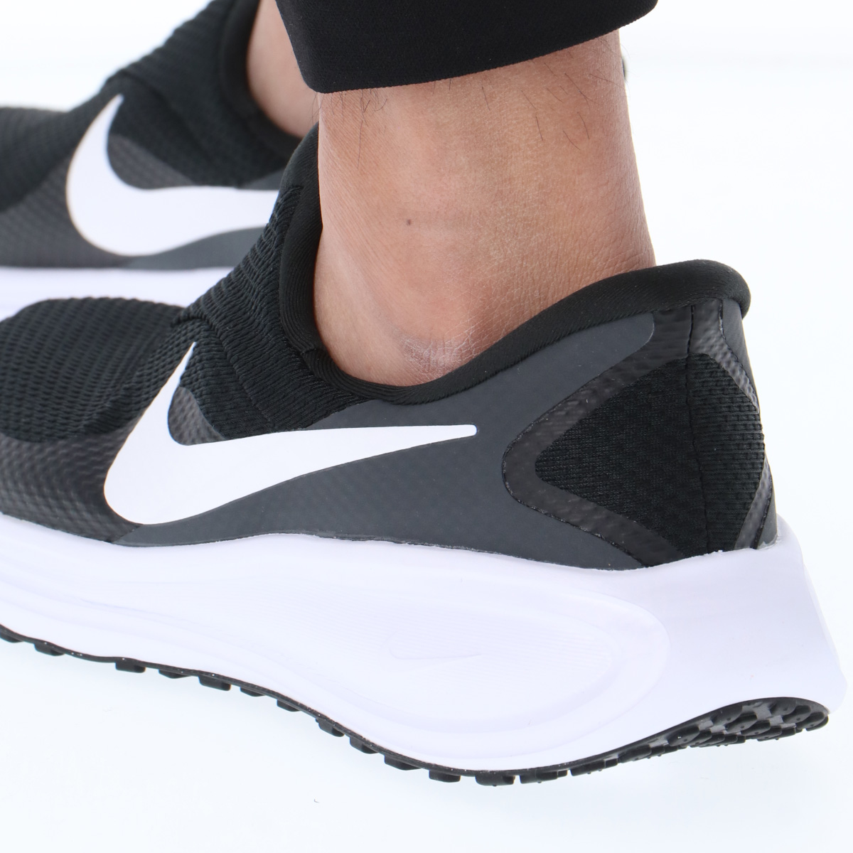NIKE（ナイキ） ランニングシューズ メンズ レボリューション 8