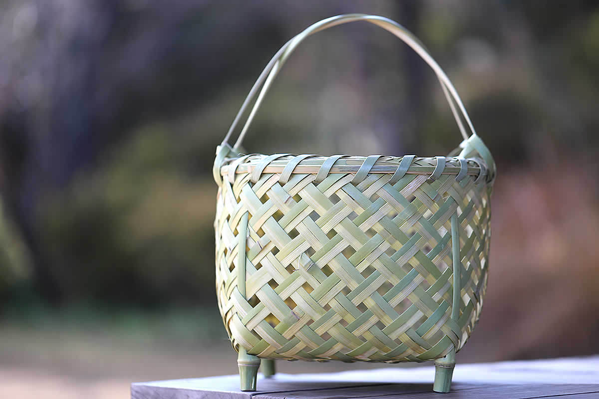 手付き四ツ目籠丸足付き（野菜ストッカー） キッチン収納 やさい保存