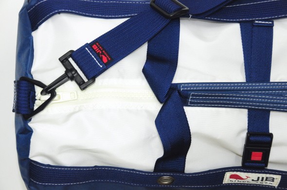 プラスティックパーツのダッフル