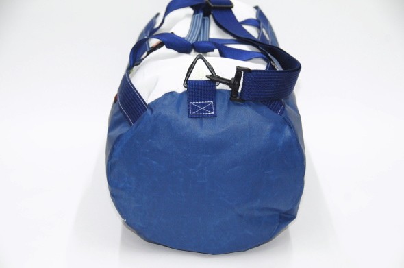 左右の側面はまん丸です